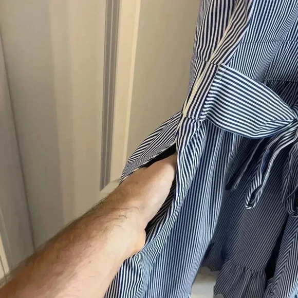 809 Ted Baker stripped blue white lace detail midi dress size 4 - Picture 14 of 14